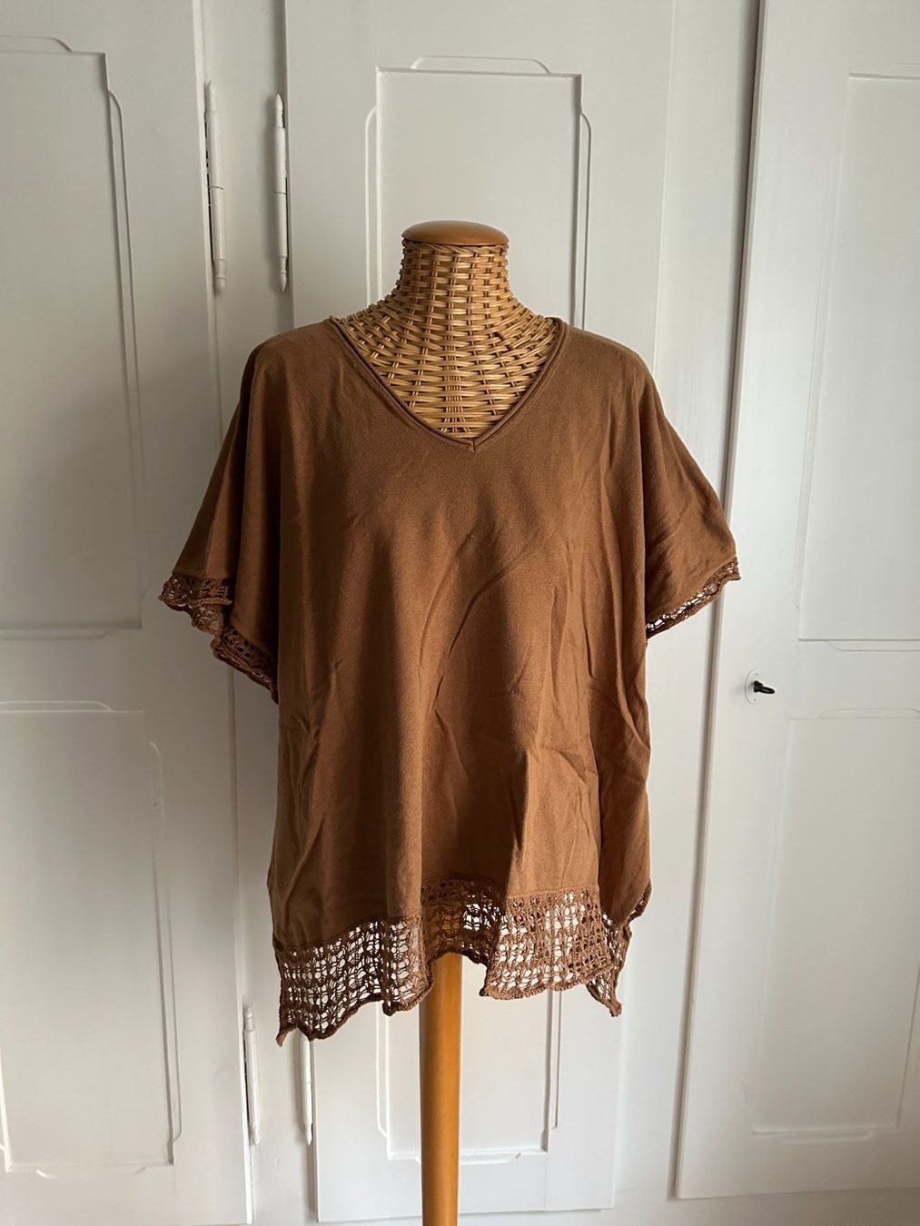 Altro in Moda donna: Poncho Oberteil braun – Usato da Zürich venduto da Diazaio