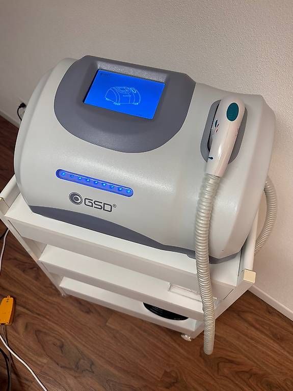 Altro per la cura del corpo: Profigerät IPL Haarentfernung & Hautbehandlung – Usato da Dulliken venduto da jane_vonrohr