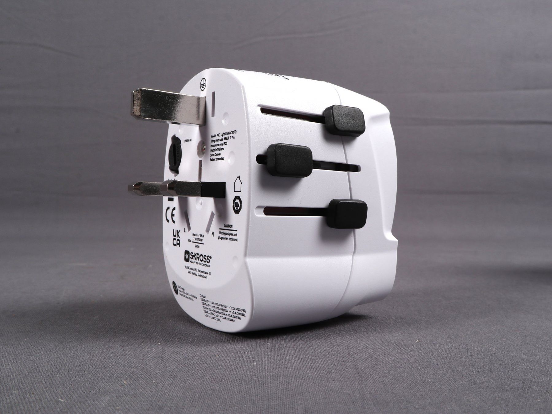 SKROSS Lecteurs & Adaptateurs: SKROSS World Adapter USB PD – Neuf (Voir description) à Steinen par Restwert_Steinen 3