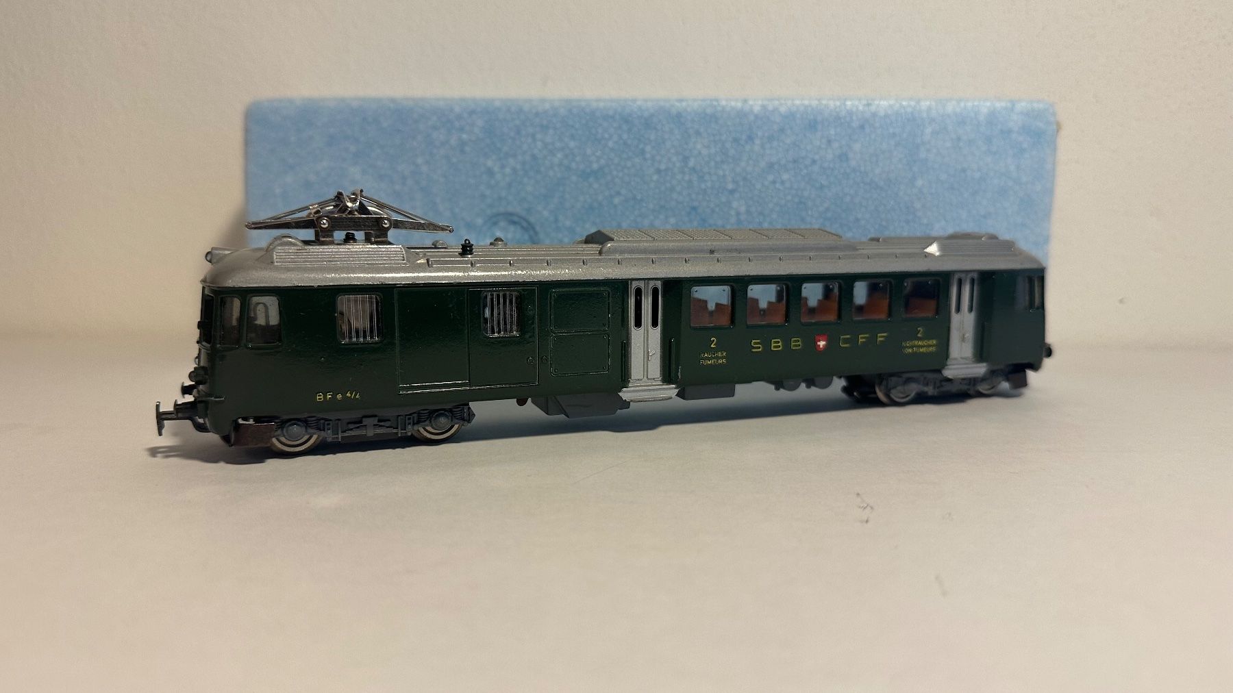 Hag Modellini di ferrovie: HAG Triebwagen BFe 4/4 SBB H0 – Usato da Biel/Bienne venduto da aquitaine