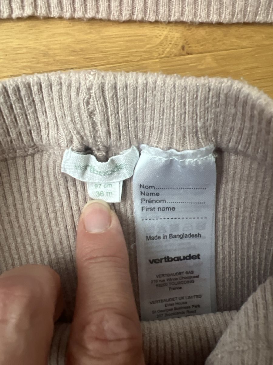 Pulls et sweat-shirts: Vertbaudet Set Pullover und Leggings Grösse 97/104 – D'occasion à Recherswil par ch0_y9gb 2