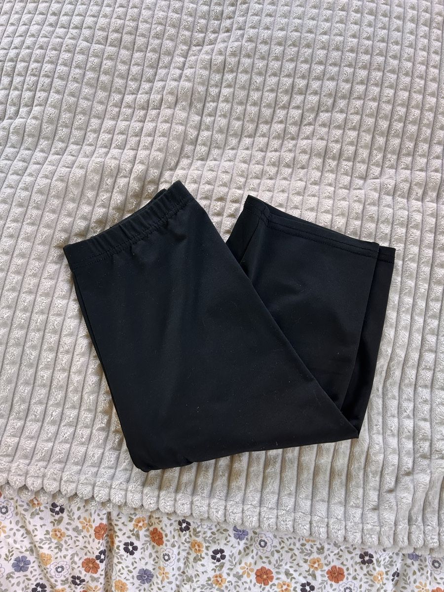Leggings: Black Summer Capri Leggings - Comfortable & Stylish! – Nuovo (secondo la descrizione) da Wolfenschiessen venduto da ali_5dtm 1