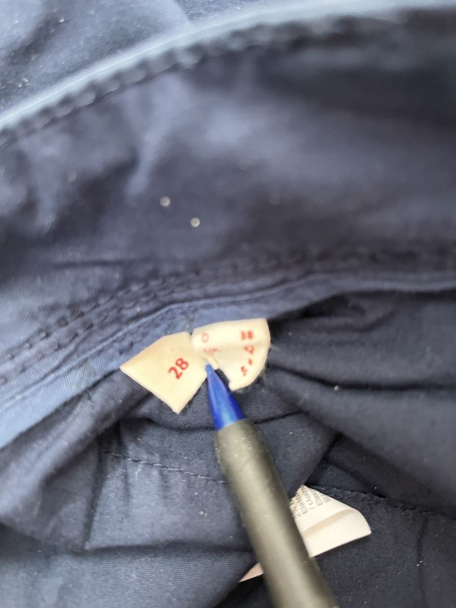Esprit Pantaloni: Jeans fin Esprit bleu marin taille 38 – Usato da Romont FR venduto da cat_j6ww 3