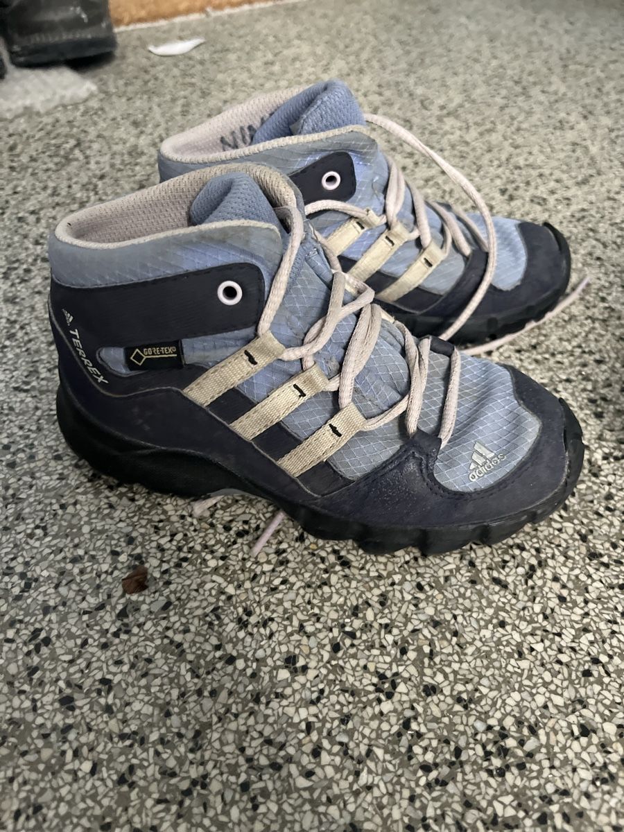 Adidas Scarpe per ragazzi: Adidas Terrex Wanderschuhe Gr. 27, Top Zustand! – Usato da Gümligen venduto da mrs_me