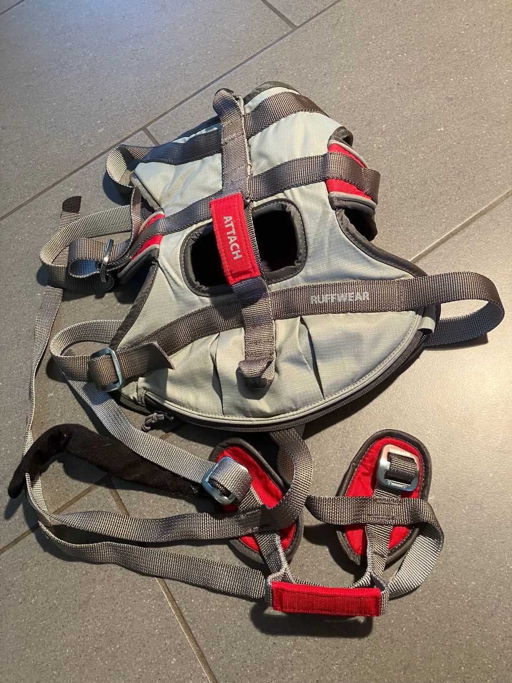 Ruffwear Guinzagli & Collari: Ruffwear attach Hundegeschirr Grau Grösse M – Nuovo (secondo la descrizione) da Winznau venduto da gugi2009