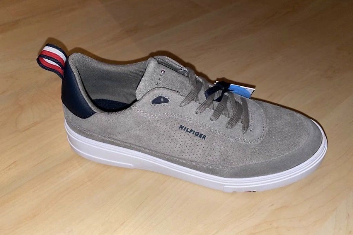 Tommy Hilfiger Scarpe da uomo: HILFIGER Schuhe Grau Gr. 43 – Usato da Hitzkirch venduto da DM_7