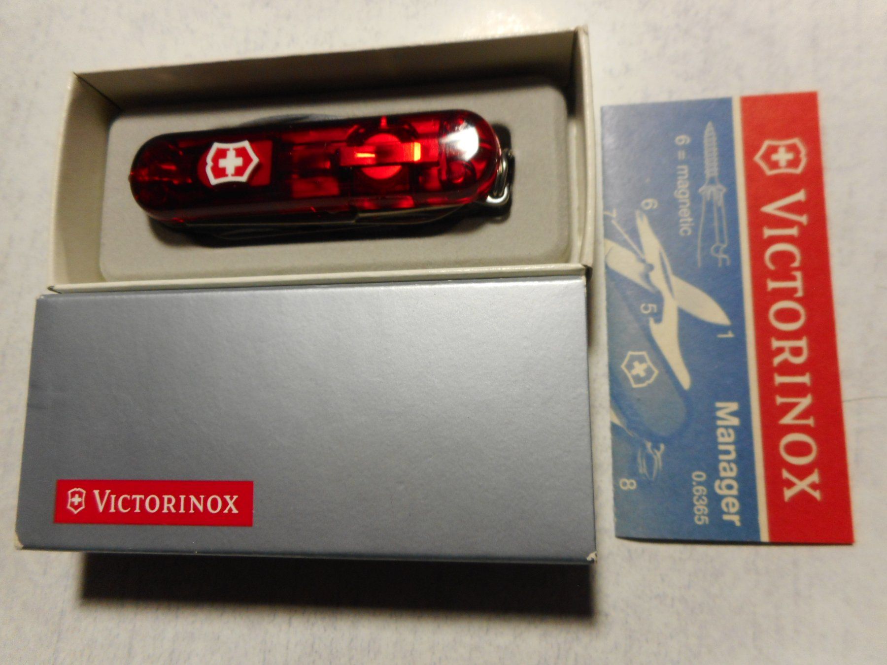 Victorinox Coltelli tascabile: Victorinox  Midnite/Manager 0.6366.T - Rubin – Nuovo e nell'imballaggio originale da Rotkreuz venduto da Hubbil