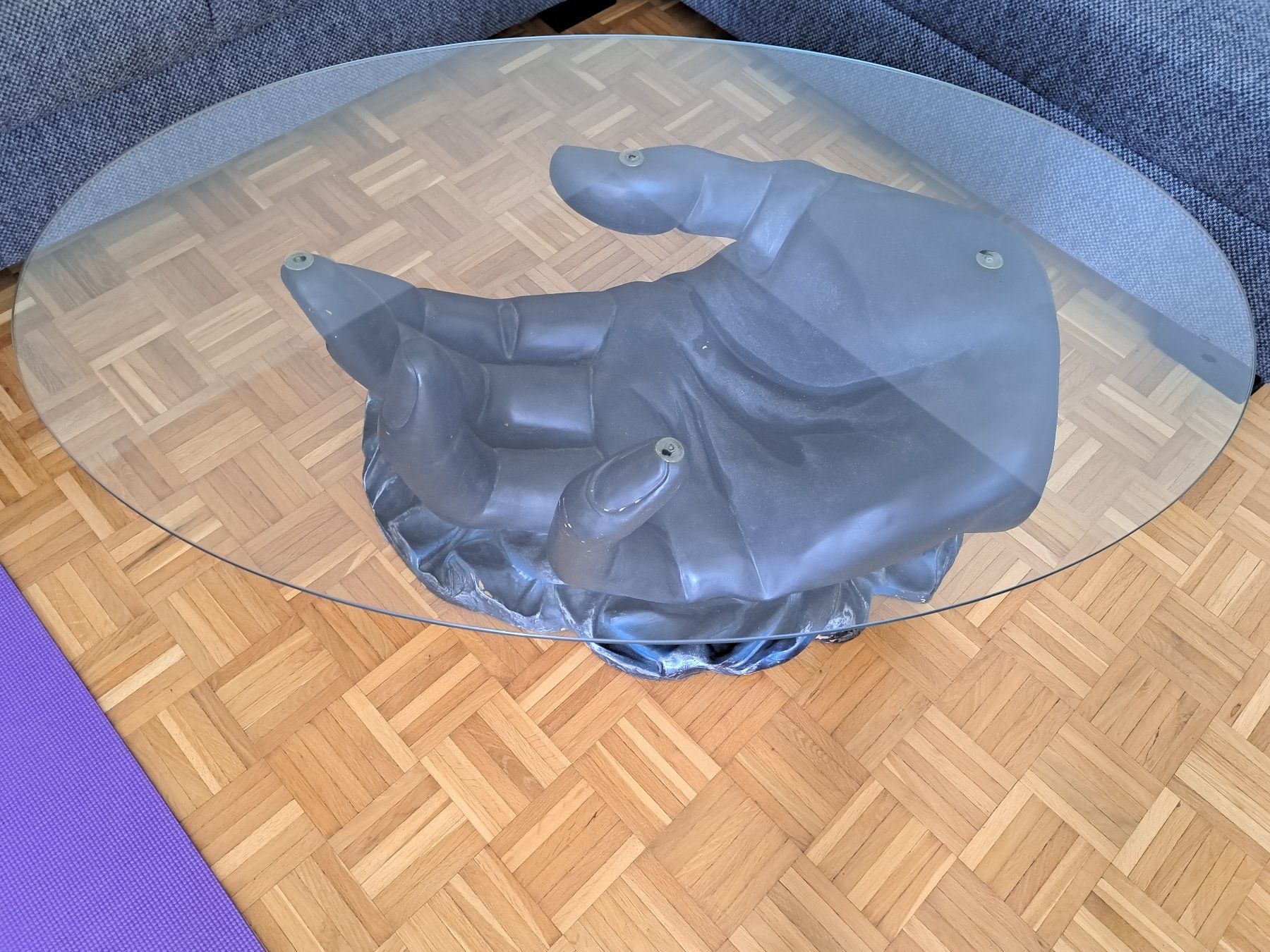 Tables: Couchtisch Glas Design Hand mit 2 Tischdecken – D'occasion à Effretikon par Skycon