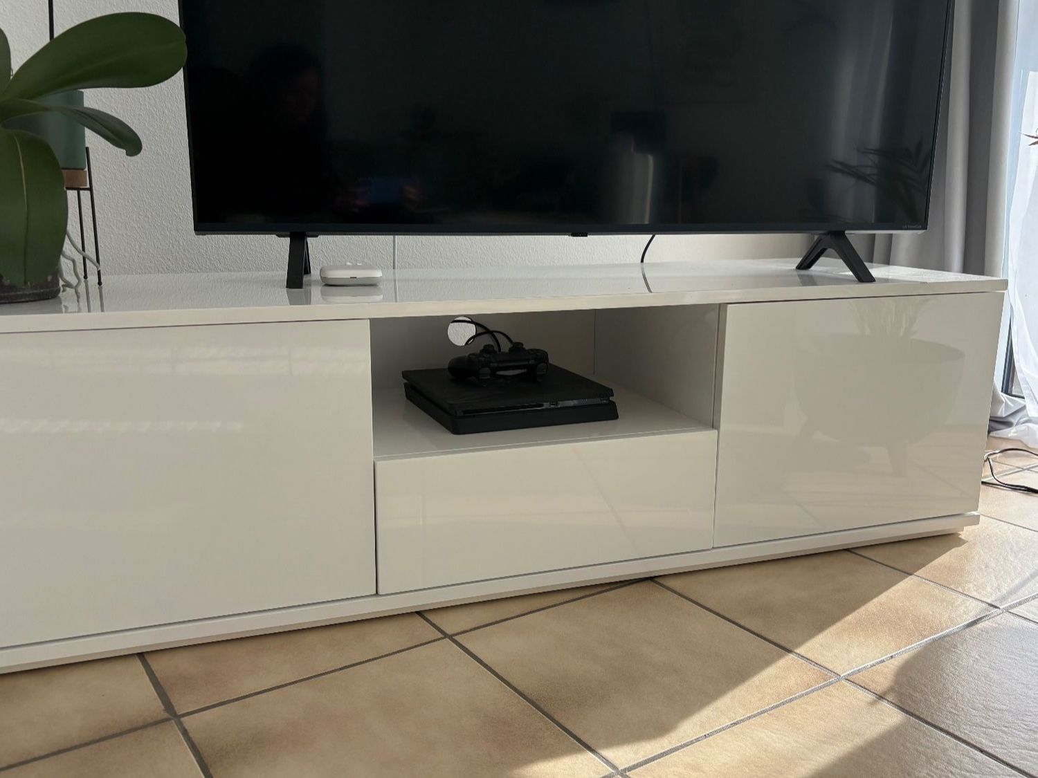 Pfister Mobili TV: Meuble TV blanc laqué moderne - Pfister – Usato da Matran venduto da ann_scf8
