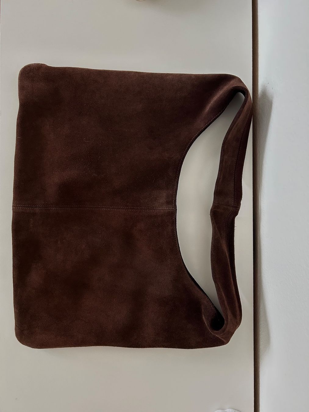 Arket Sacs femmes: ARKET suede bag – D'occasion à Zürich par _nathalie_ 3
