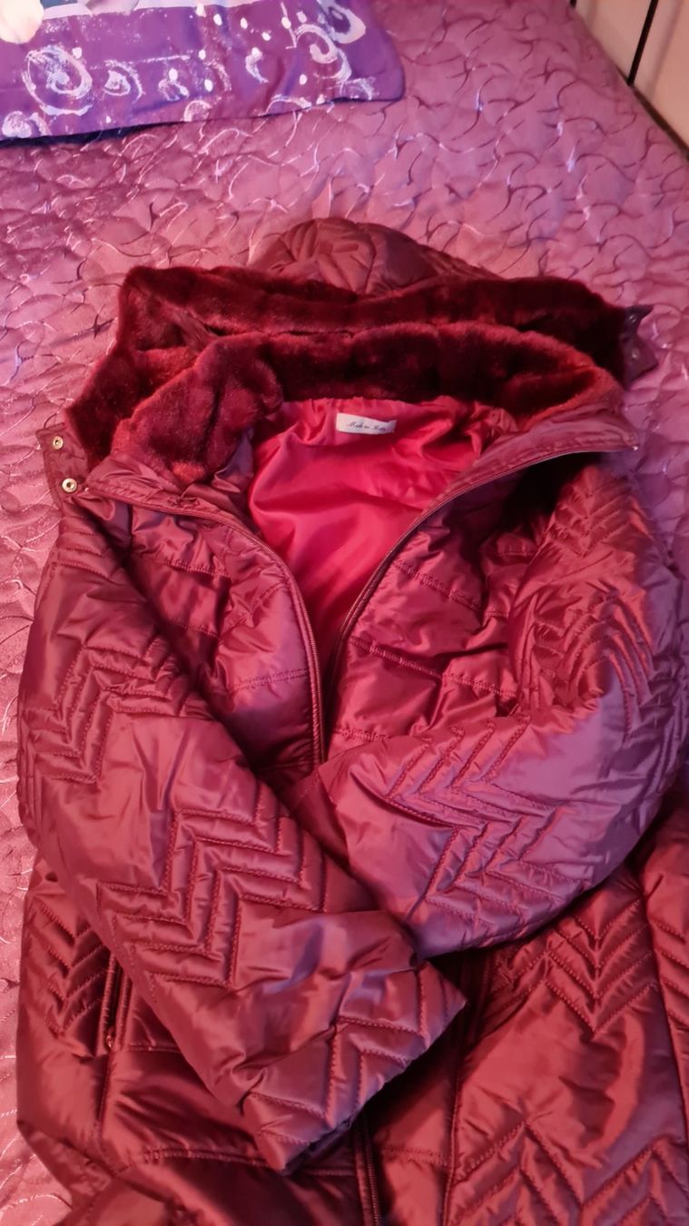Giacche: Dark red winter jacket – Usato da Bonstetten venduto da Denitza87 2
