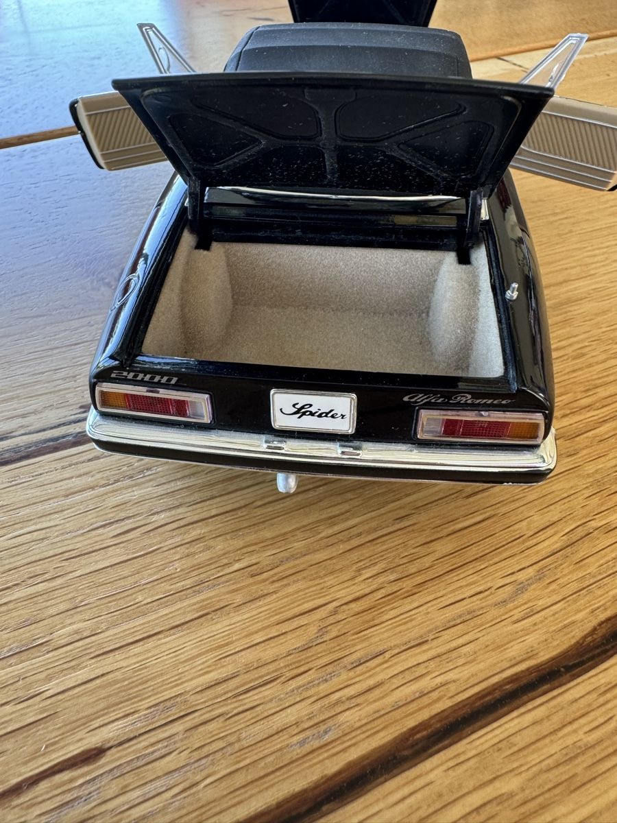 Alfa Romeo Voitures modèles: Alfa Romeo Spider 1/18 – D'occasion à Istighofen par SirPatrick77 6