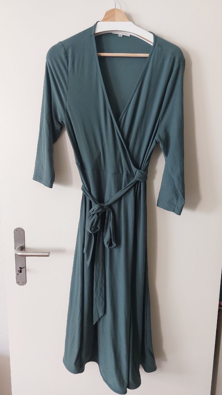 Kleider: samt weiches Wickelkleid – Neu (gemäss Beschreibung) aus Basel von Sil_Yes