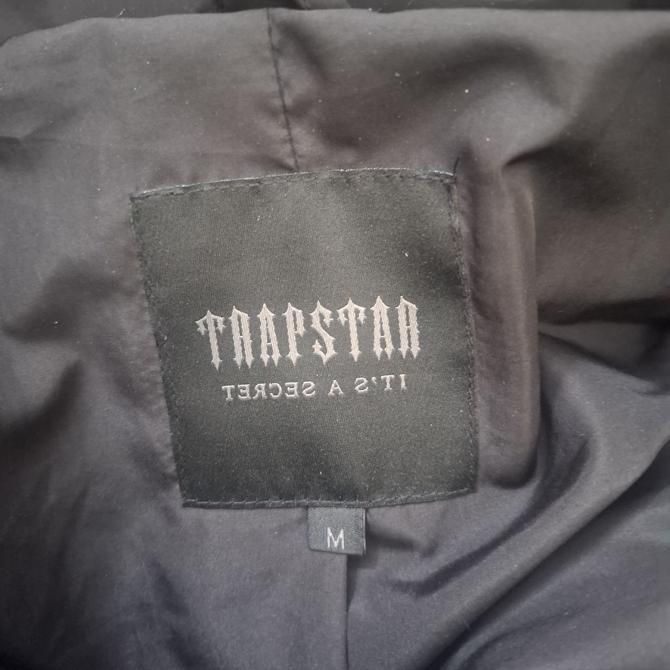 Trapstar Giacche: Herren Puffer Jacke Trapstar Gr. M Schwarz – Nuovo (secondo la descrizione) da St. Gallen venduto da emi_nfh9 2