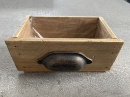 Kleine Holz-Schublade als Blumentopf, Deko etc.