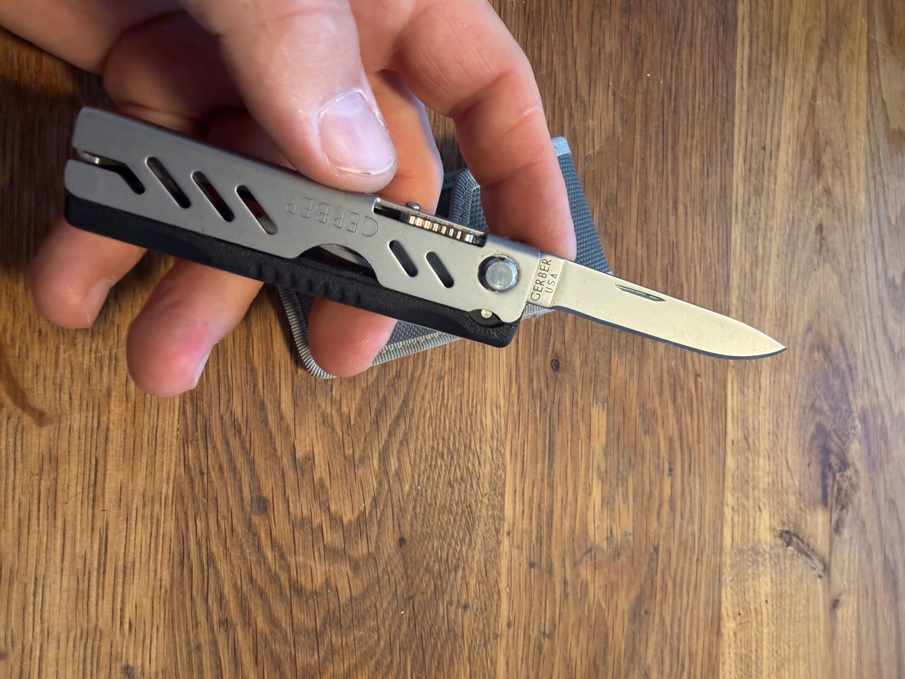 Gerber Coltelli tascabile: Gerber Mini Tool Lampe Schweizer Taschenmesser Multitool ... – Usato da Niederhasli venduto da swissbrocki 9