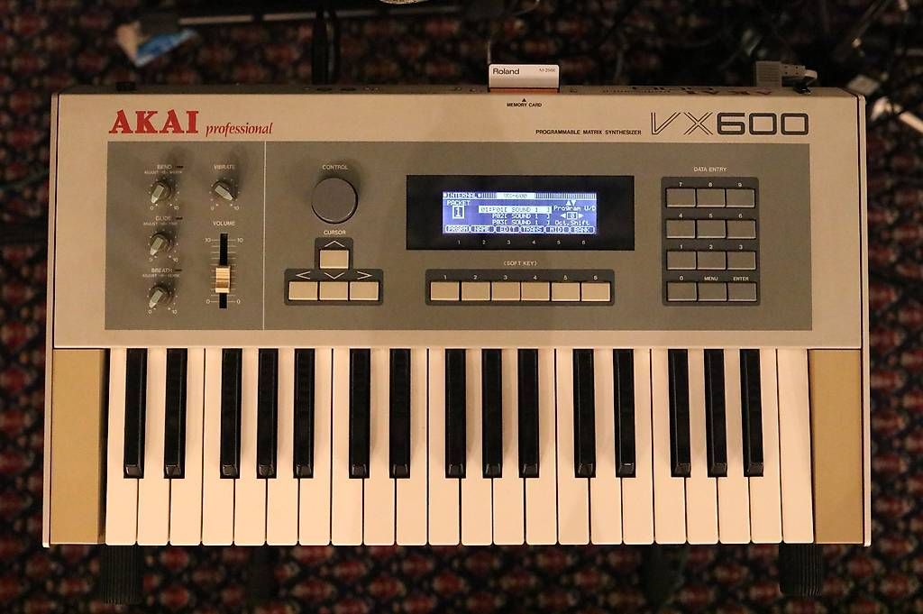 値下げ Akai VX600 アナログ6ポリシンセ 美品 AKAI VX600 値下げ Akai