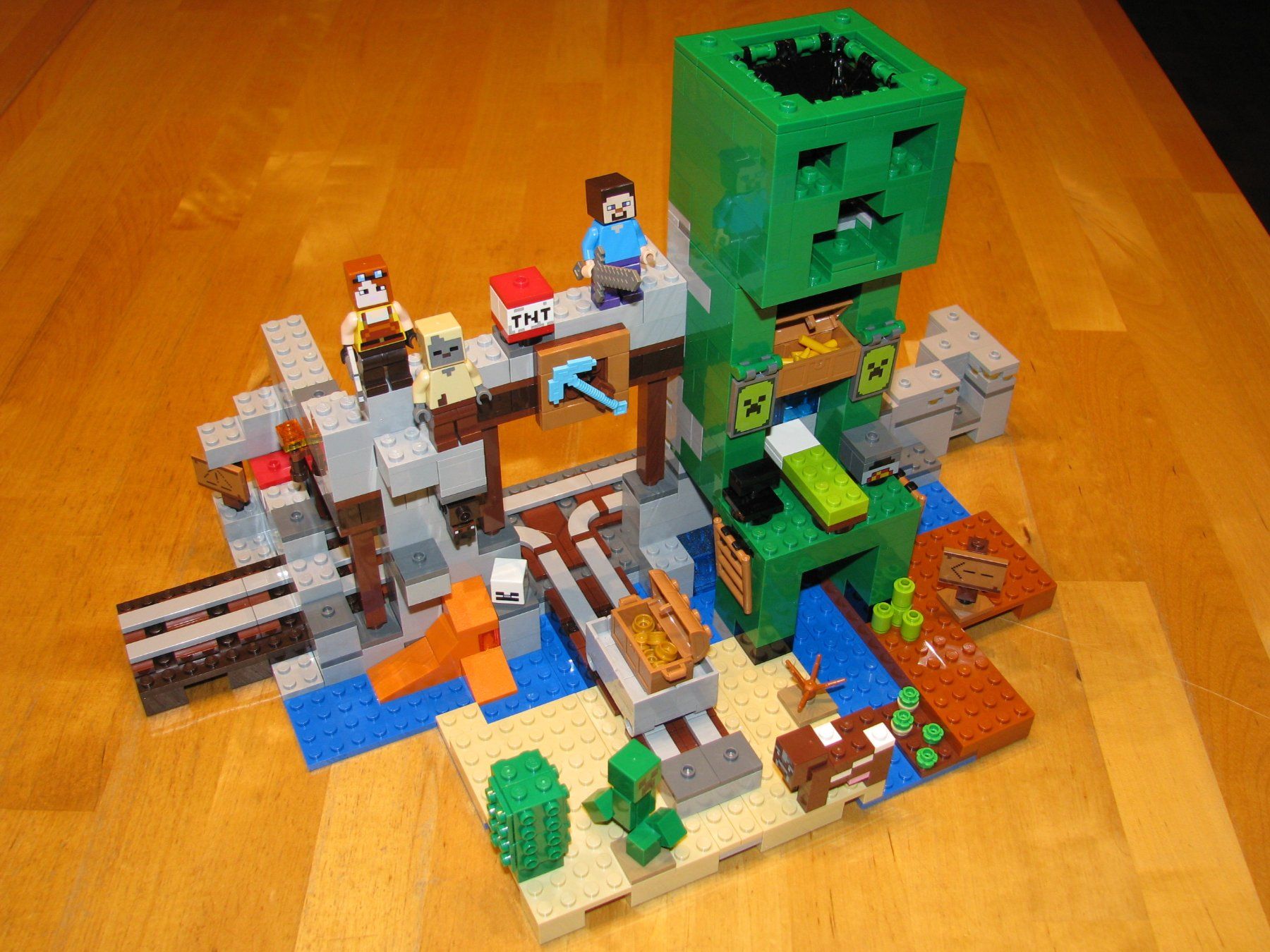 Lego Spielzeuge: Lego Minecraft 21155 The Creeper Mine – Gebraucht aus Wangen b. Olten von Binggeli4
