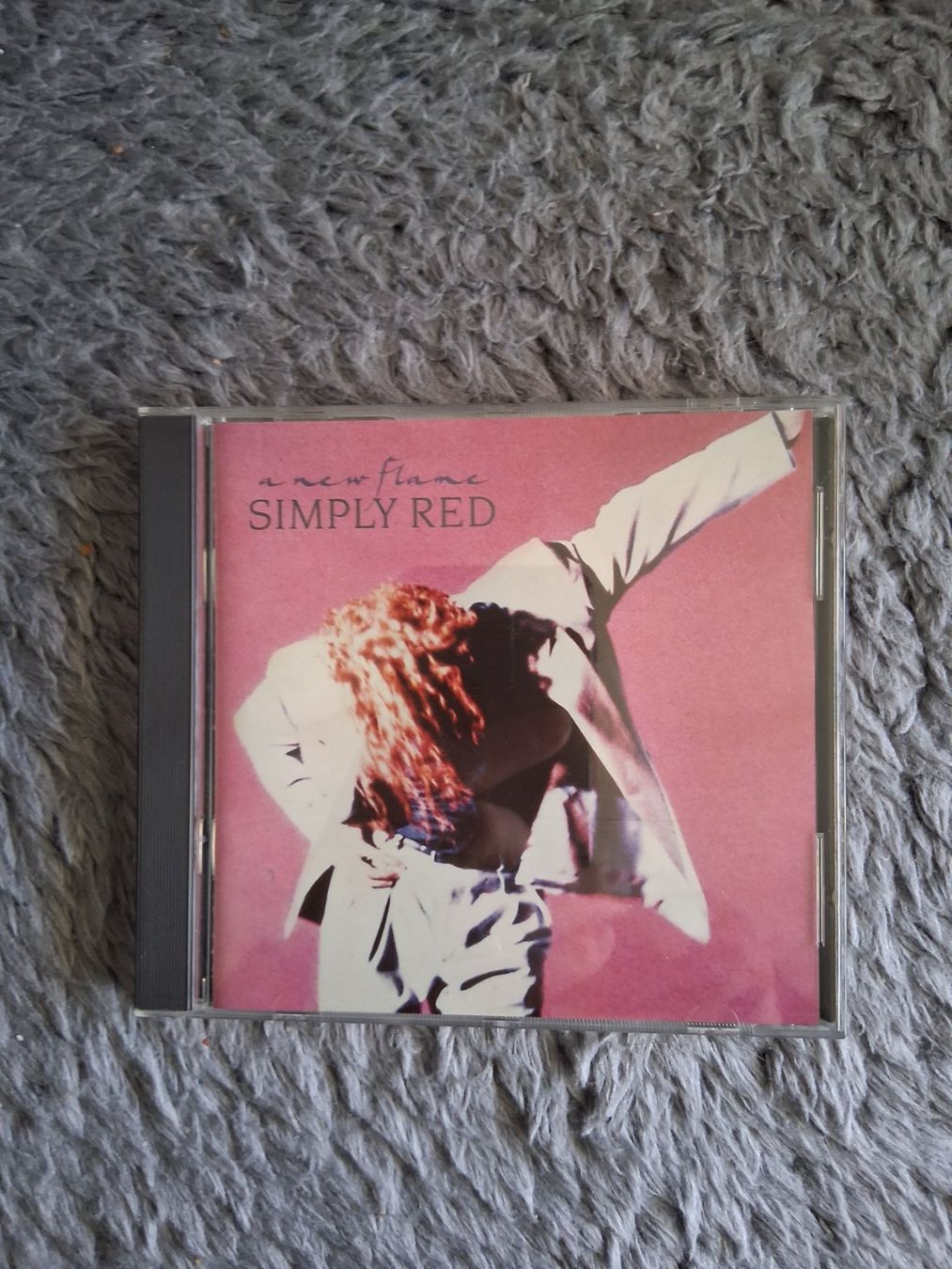 CD: SIMPLY RED    A NEW FLAME     CD – Usato da Wetzikon ZH venduto da Ramones01
