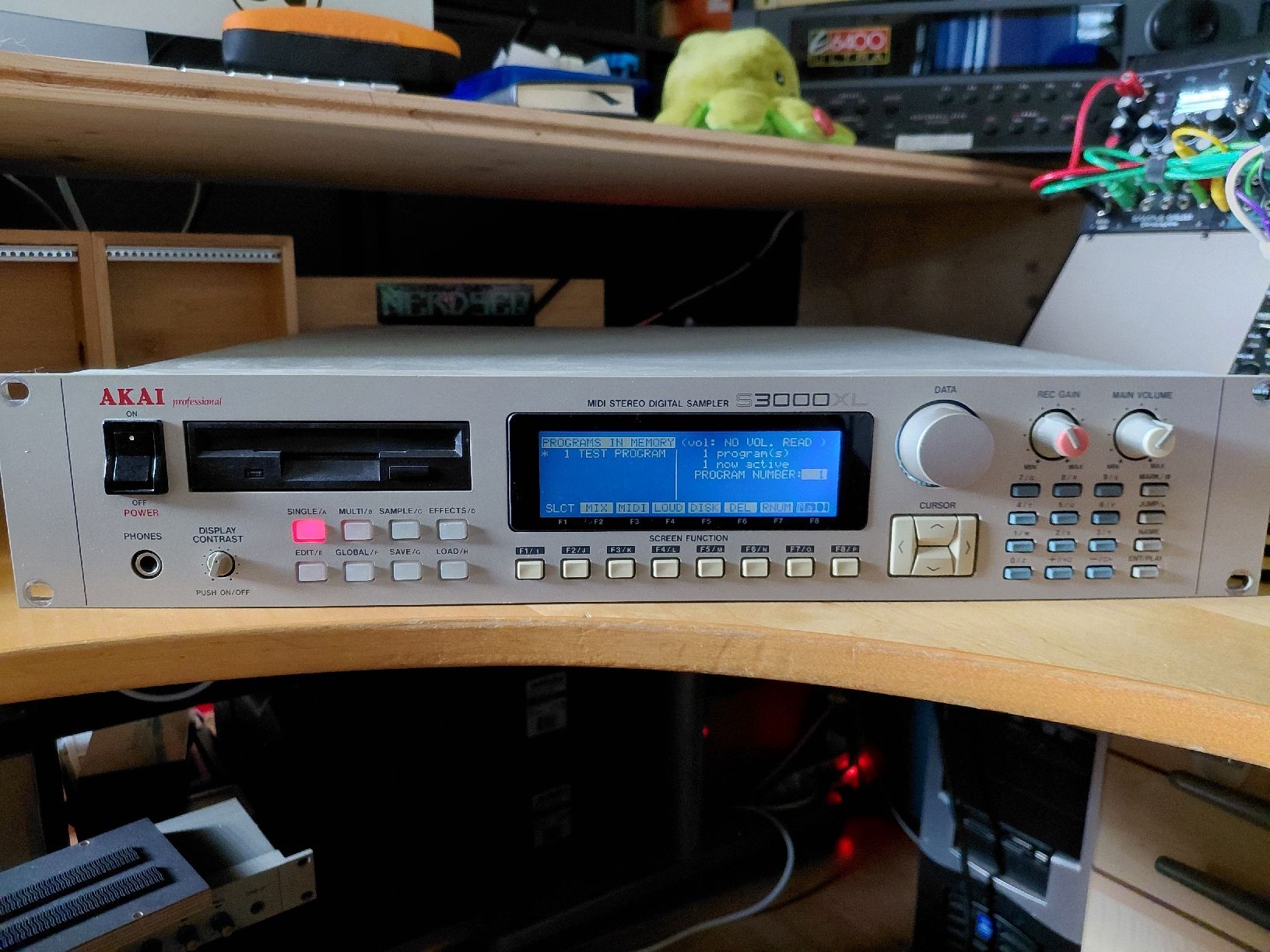 Akai Strumenti musicali: Akai S3000XL mit Filter Karte – Usato da Thayngen venduto da chremi