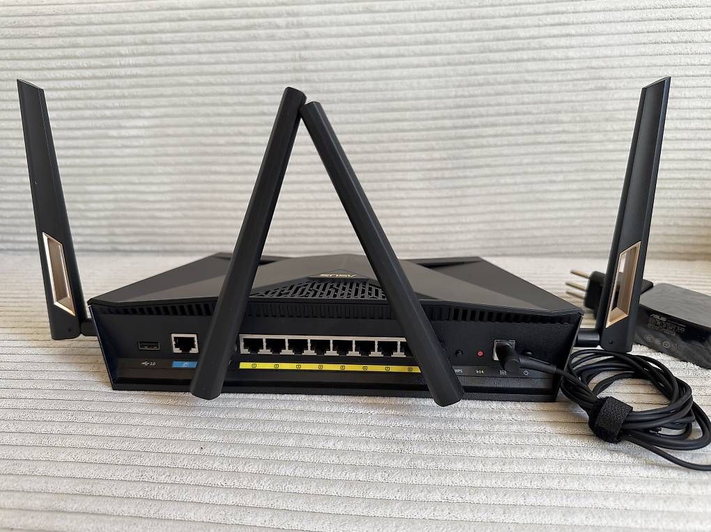 Modem & Router: ASUS AX6000 Dualband Gigabit Router – Usato da Belp venduto da mar_d6w8 1