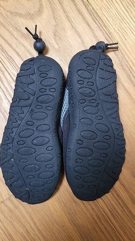 Schuhe für Jungen: Badeschuhe – Gebraucht aus Langendorf von RE17 1
