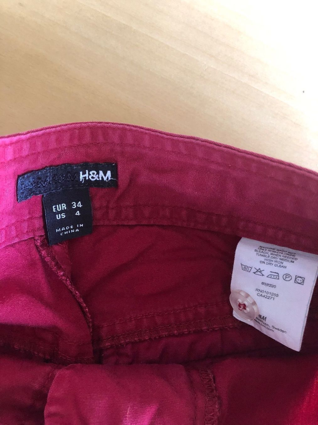 Pantaloni: Kurze Hose Weinrot – Usato da Gamprin venduto da Minabal 2