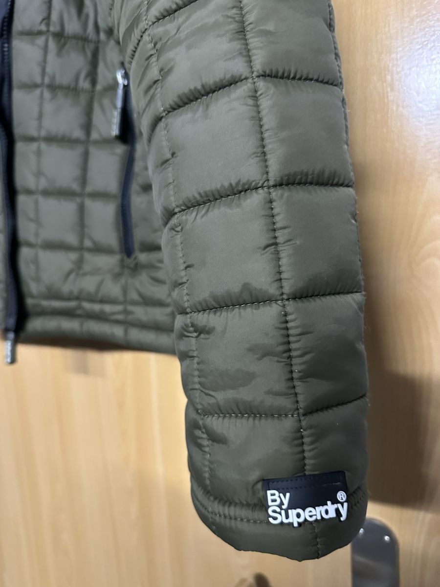 Superdry Giacche: Superdry Fuji Steppjacke, Grösse S, Frühling – Nuovo (secondo la descrizione) da Zollikofen venduto da Akshy 2