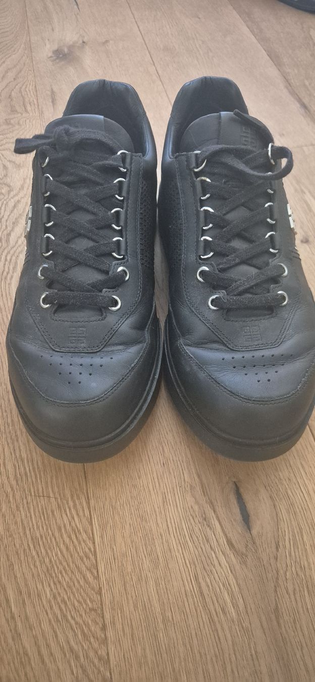 Givenchy Chaussures hommes: Givenchy Turnschuhe schwarz Grösse 41,5 gebraucht – D'occasion à Bubikon par NaralieG 1