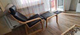 Sessel mit Fusshocker schwarz Lederoptik Holzgestell