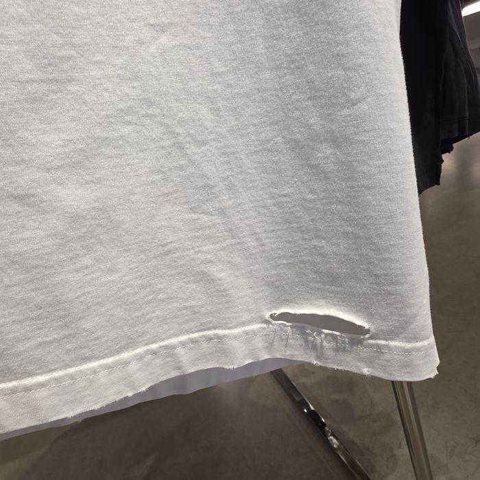 Balenciaga T-Shirts: Balenciaga Oversized T-Shirt – Neu und originalverpackt aus Zürich von ReStyle. 8
