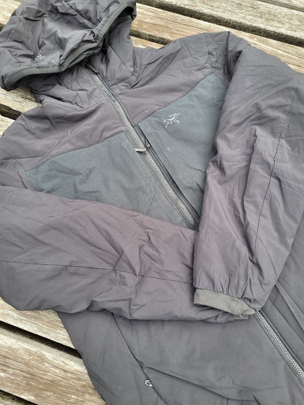 Arcteryx Giacche: Arcteryx Proton Heavyweight Hoodie – Nuovo (secondo la descrizione) da Zürich venduto da Loboso 3