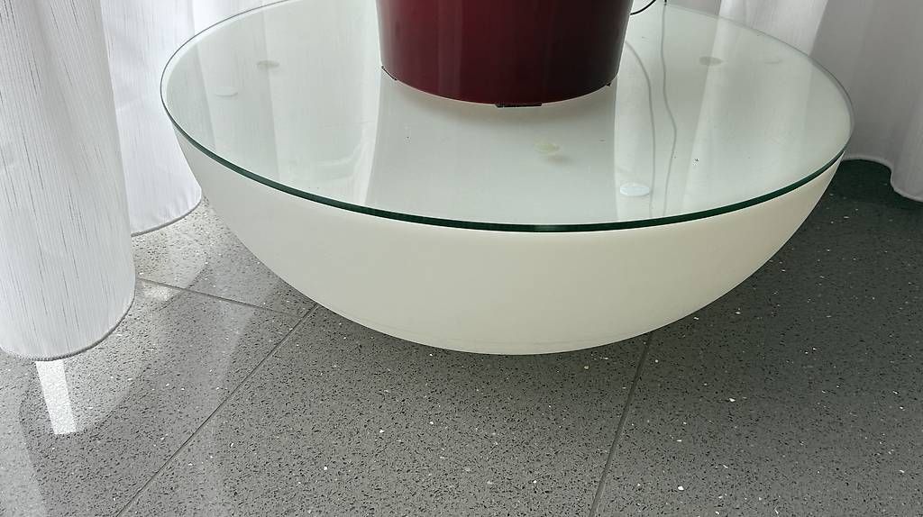 Tables: LED Couchtisch rund  – D'occasion à Aegerten par Nascar69 1