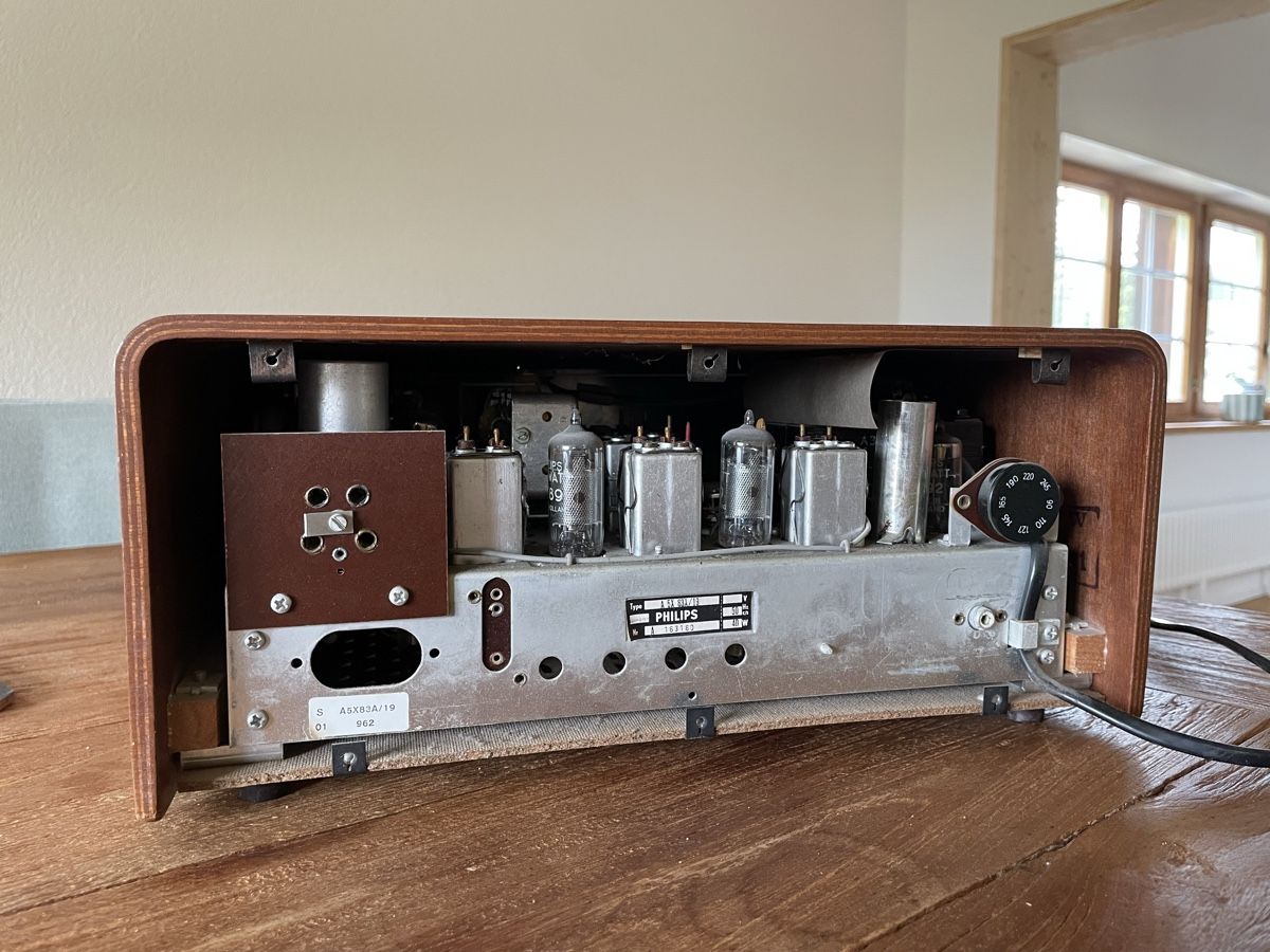 Philips Radio: Philips A5X83A/19 Midcentury Röhrenradio – Usato da Degersheim venduto da Finch21 2