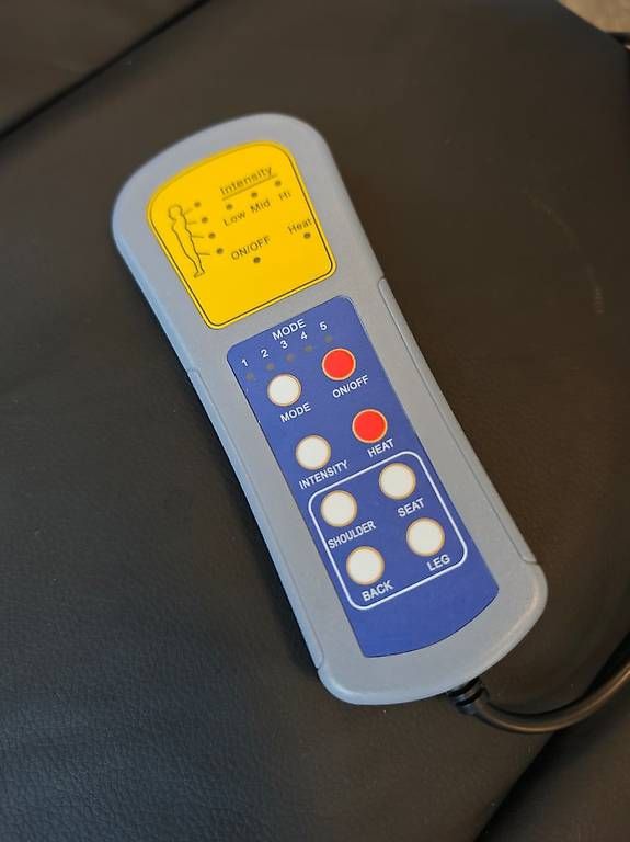 Sedie a sdraio: Relaxliege Leder mit Massagefunktion – Usato da Rothenthurm venduto da Andrea88 2