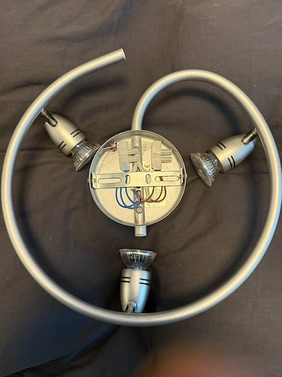 Kronleuchter & Deckenlampen: Decken-Wand-Lampe mit 3 220 Volt LED Leuchten – Gebraucht aus Volketswil von T__J 3
