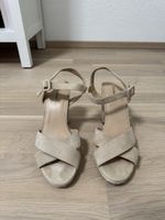 Sandalen mit vollem Absatz in Altrosa/Beige