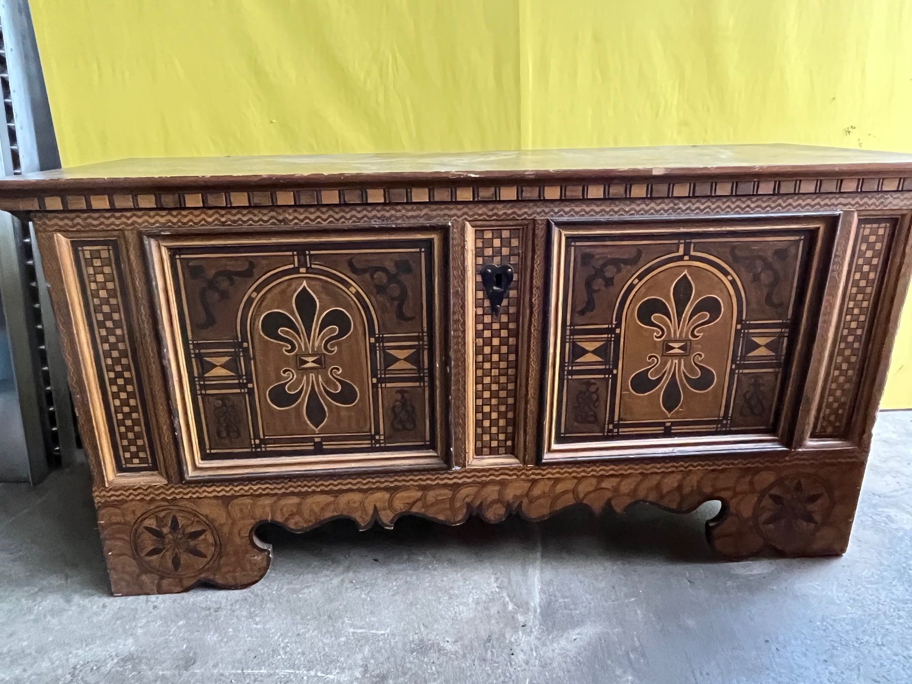 Cassapanche: Barocke Bauerntruhe mit Original Bemalung – Usato da Brienz BE venduto da hey_z9vg