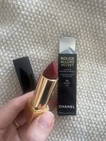 Chanel Rouge Allure Velvet 58 Rouge Vie neuf