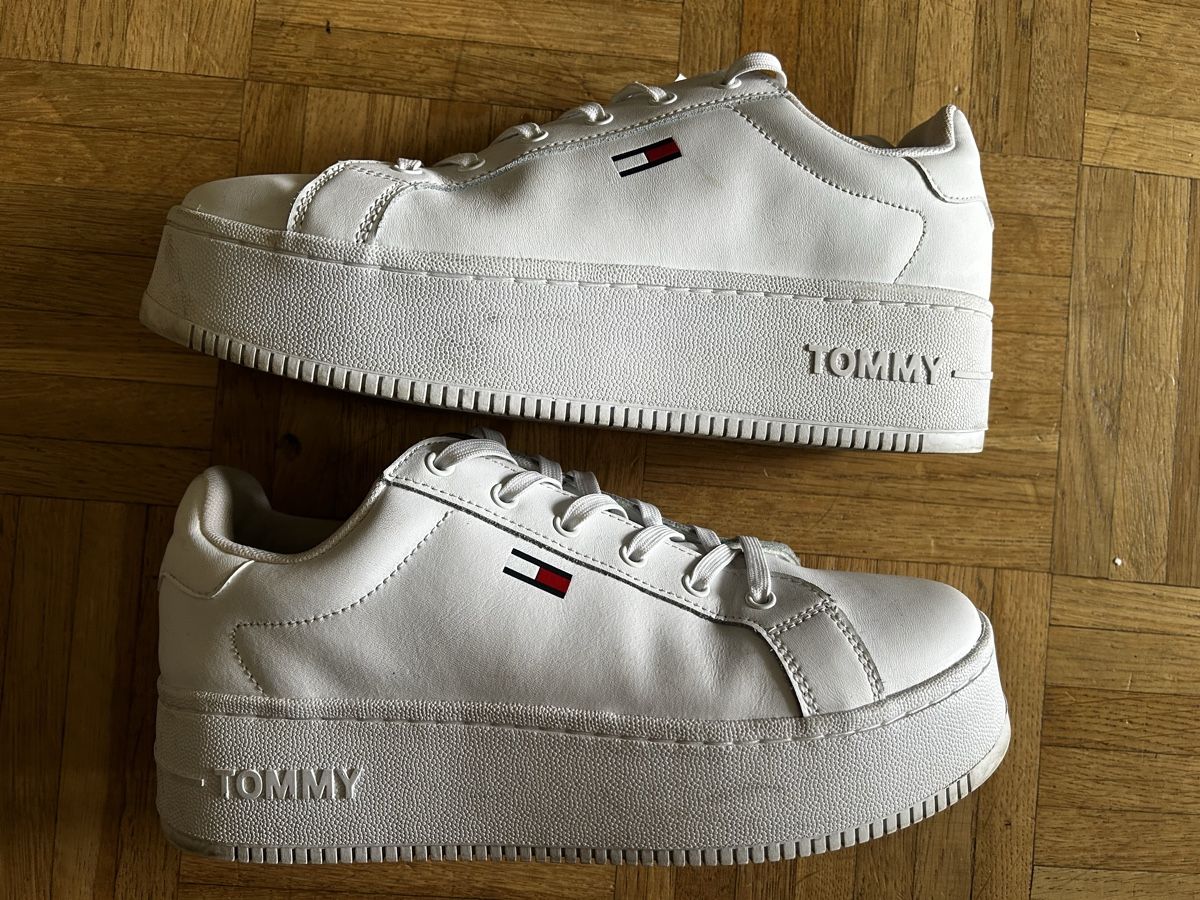 Tommy Hilfiger Scarpe da donna: Baskets compensées Tommy Hilfiger / taille 40 – Usato da Meyrin venduto da Bronx86 1