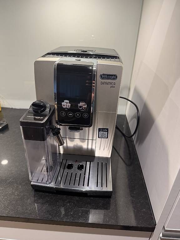Macchine per caffè & Macchine per espresso: DeLonghi Dinamica Plus – Usato da Rorschach venduto da elm_2s9t