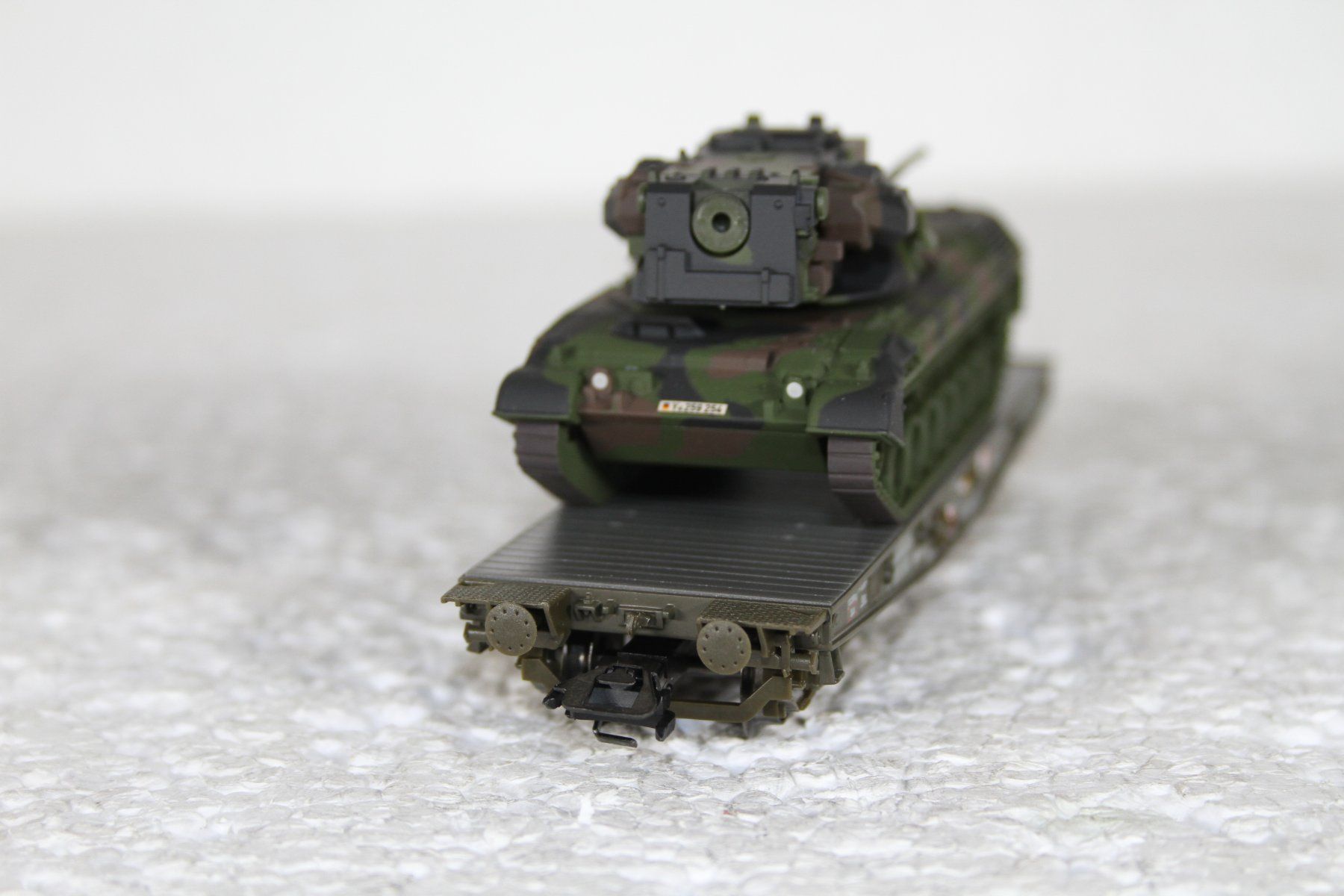 Märklin Modellini di ferrovie: Märklin 48712 Flachwagen mit Panzer Gepard – Usato da Triesen venduto da cor_62ts 6