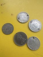 Lot de 5 pièces anciennes avec trous état variable
