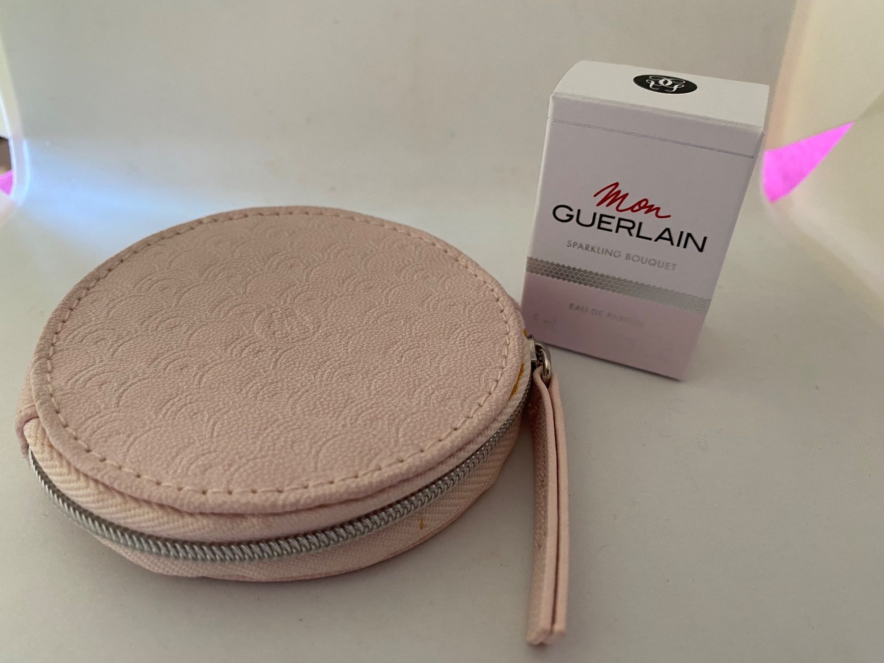 Guerlain Profumi & Eau de Toilette: Mon Guerlain miniature et miroir – Nuovo e nell'imballaggio originale da Bouveret venduto da wes_7zll 1