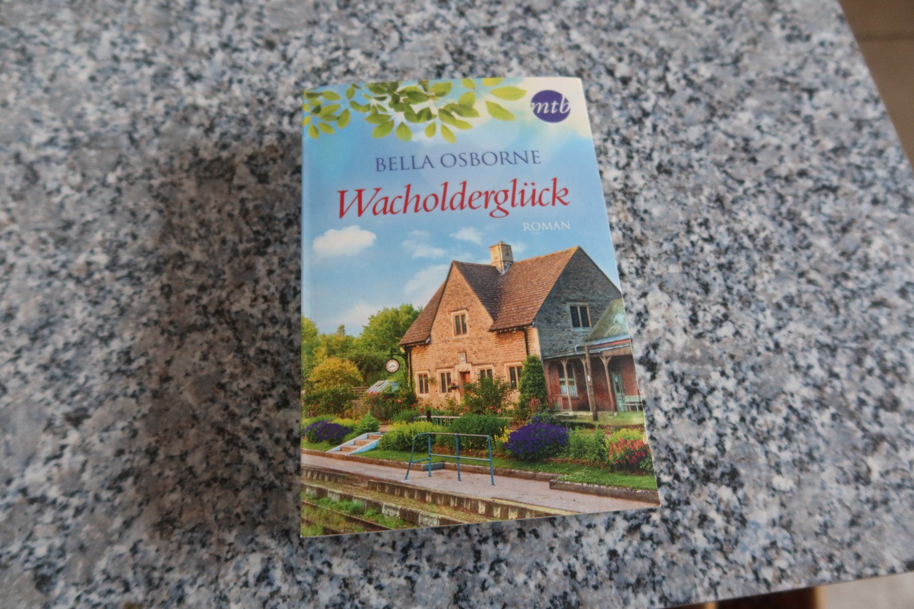 Bücher: Wacholderglück Liebesroman – Gebraucht aus Täuffelen von Cindybussy