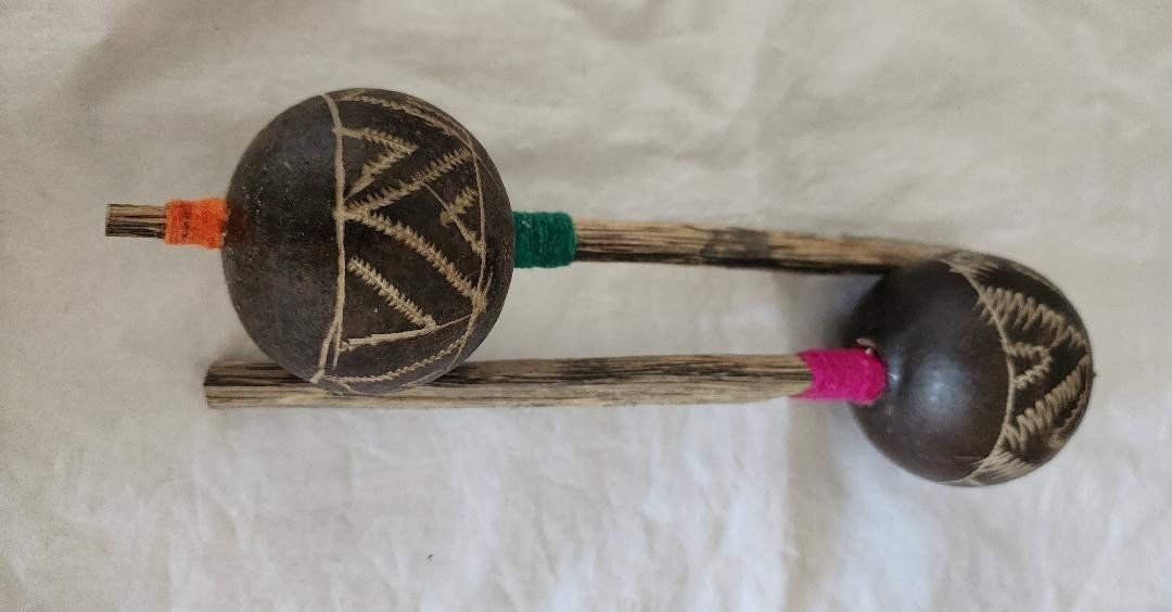 Strumenti musicali: 2 x Shaman Percussion Rassel Peru, Neu! – Nuovo (secondo la descrizione) da Zihlschlacht venduto da Glomex 3
