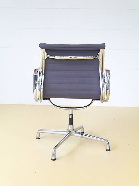 Chaises: Vitra Eames Stühle EA108, Stoff & drehbar – D'occasion à Meinisberg par atelier_TILIJA 5