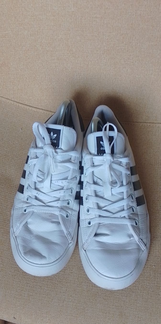 Adidas Herrenschuhe: Adidas Sneaker weiss, vintage Model – Gebraucht aus Uznach von EMaria83