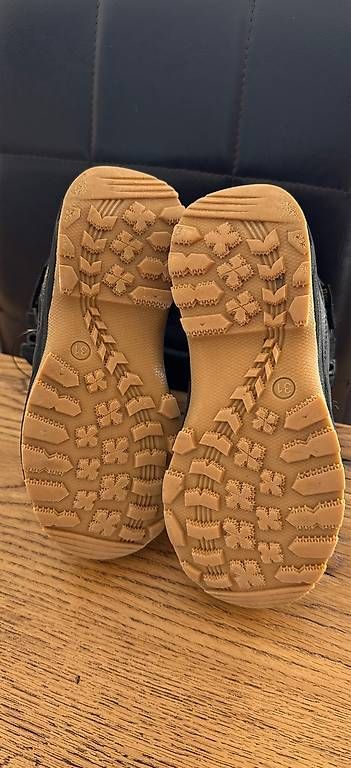 Scarpe per ragazzi: Chaussures Enfants 31 – Usato da Cernier venduto da jo1069 1