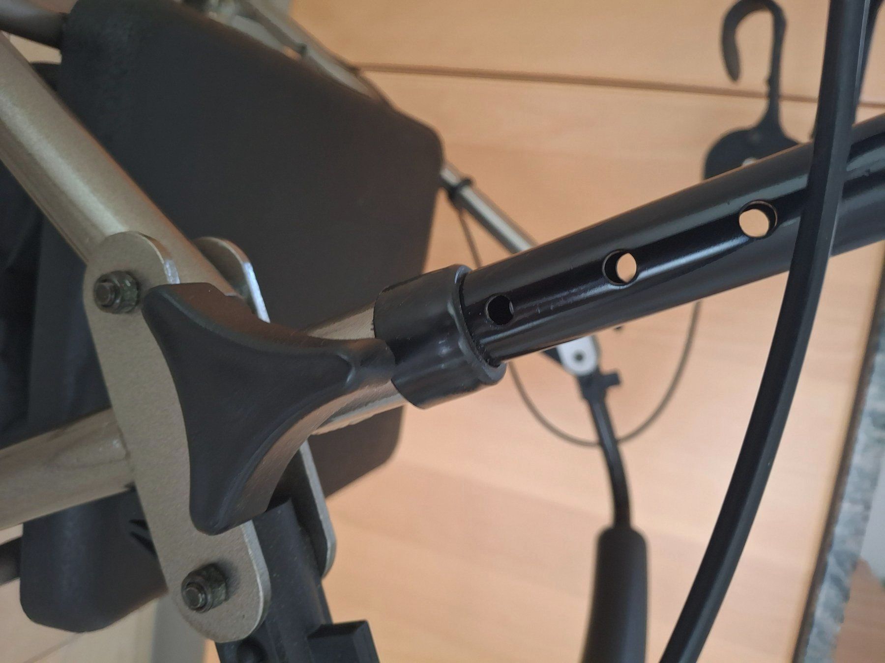 Ausili per la deambulazione: Rollator, Höhe verstellbar, Stellbremse, klappbar – Usato da Wittnau venduto da Onyx73 3